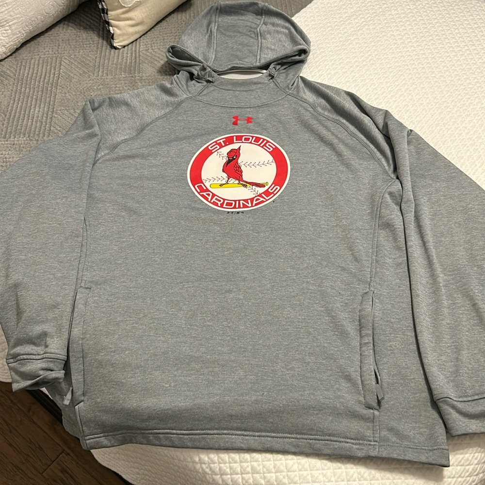 Men’s Under Armour St Louis Cardinals sweatshirt with hood
